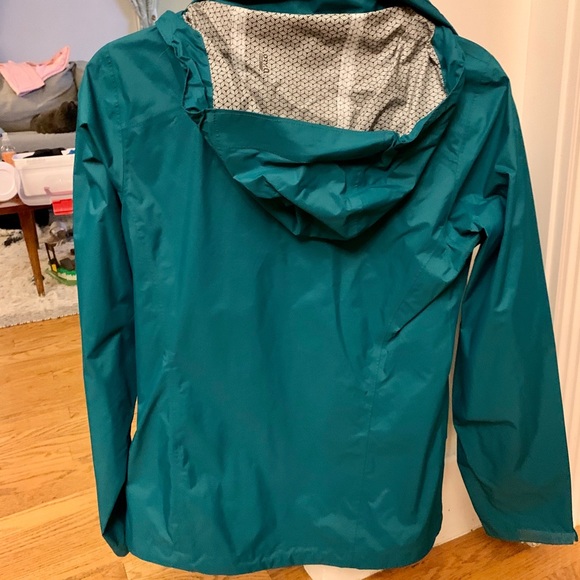 Mountain Hardwear Rain Shell - Picture 2 of 5